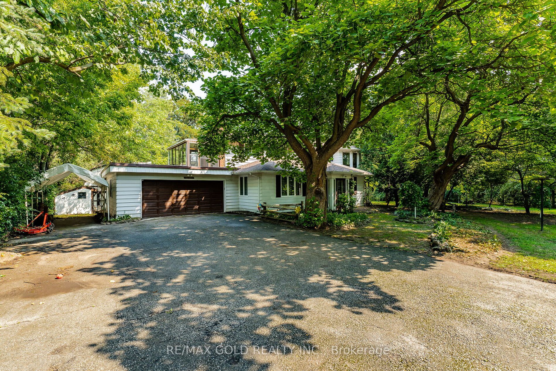 13513 Centreville Creek Rd E