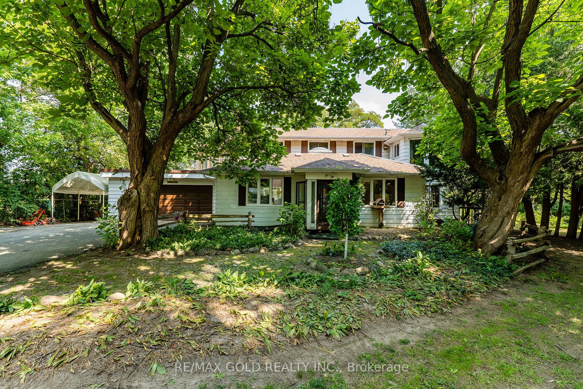 13513 Centreville Creek Rd E