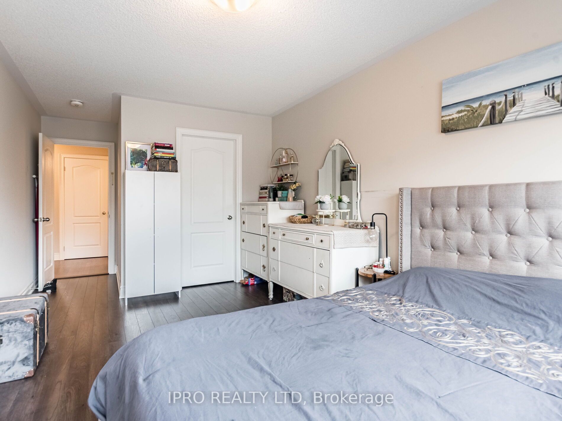 19 Little Britain Cres