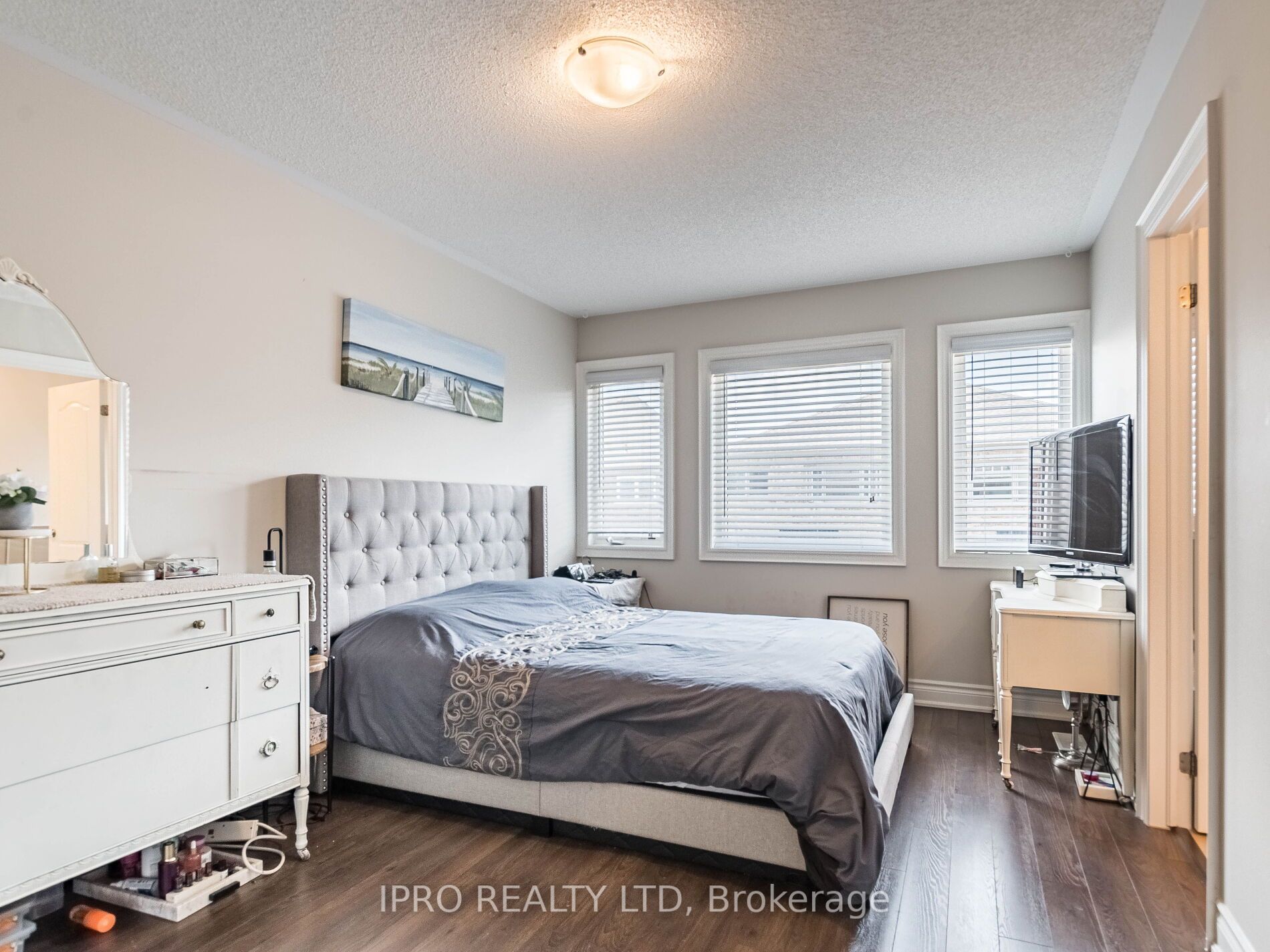 19 Little Britain Cres
