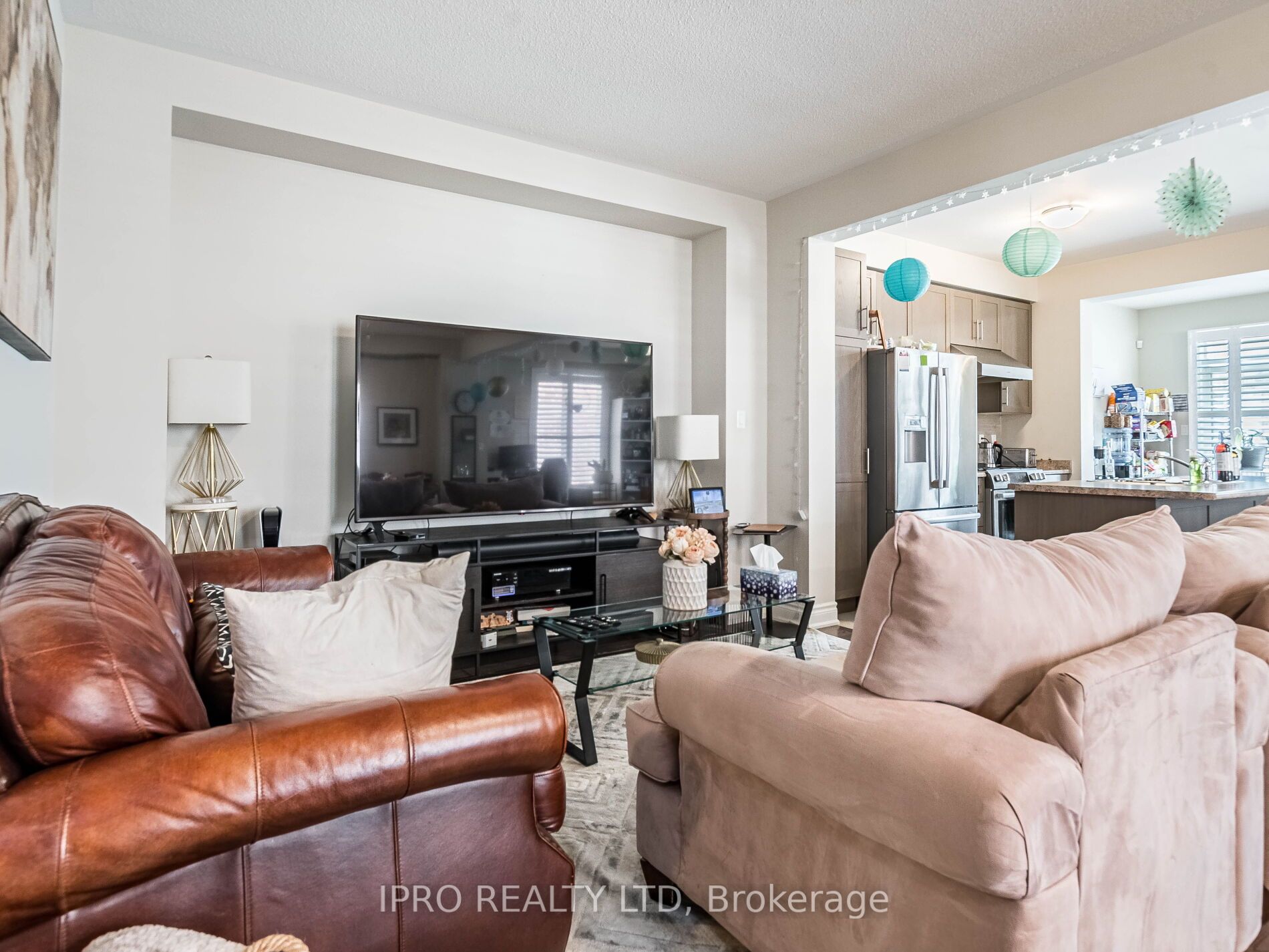 19 Little Britain Cres