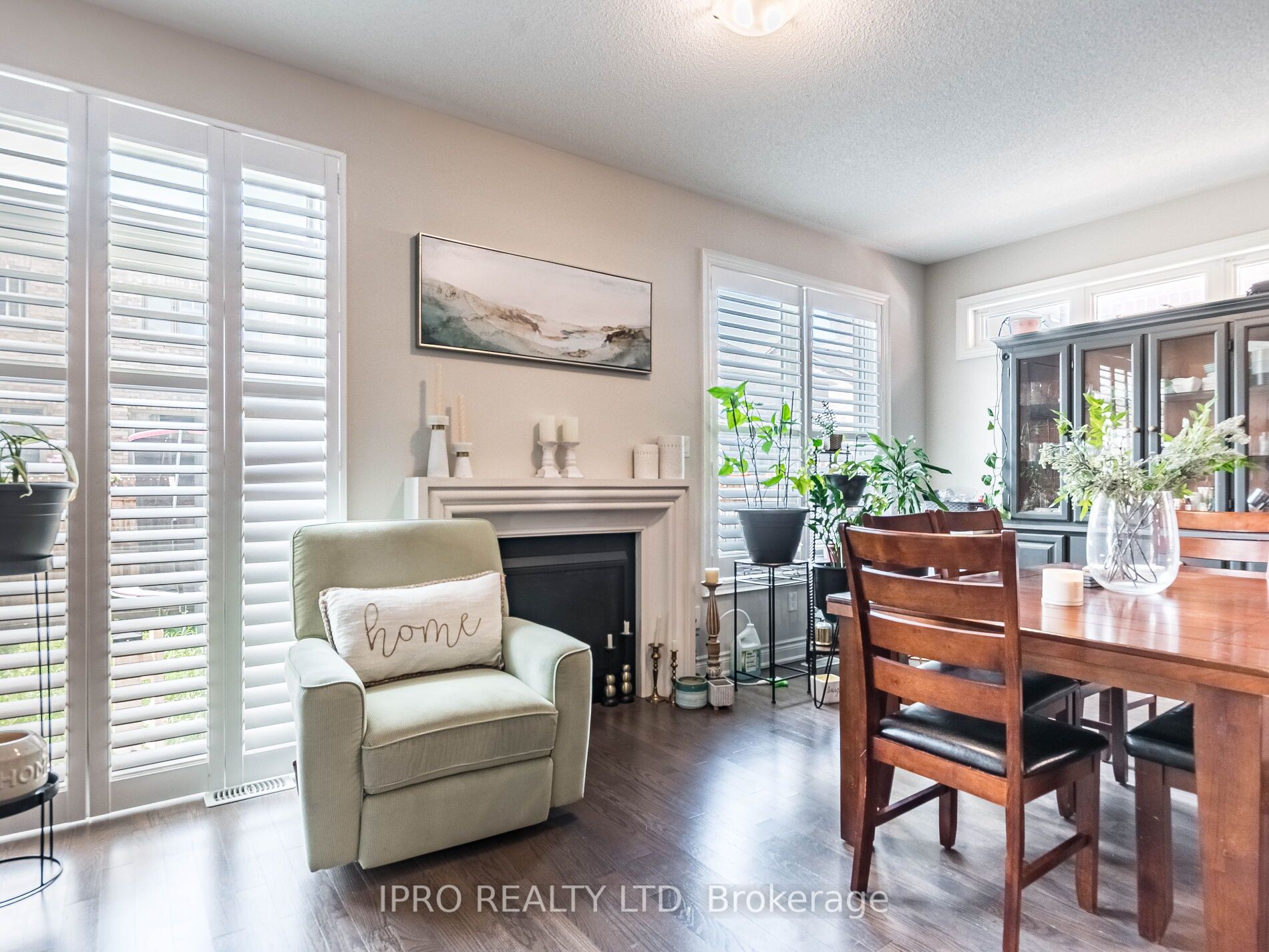 19 Little Britain Cres