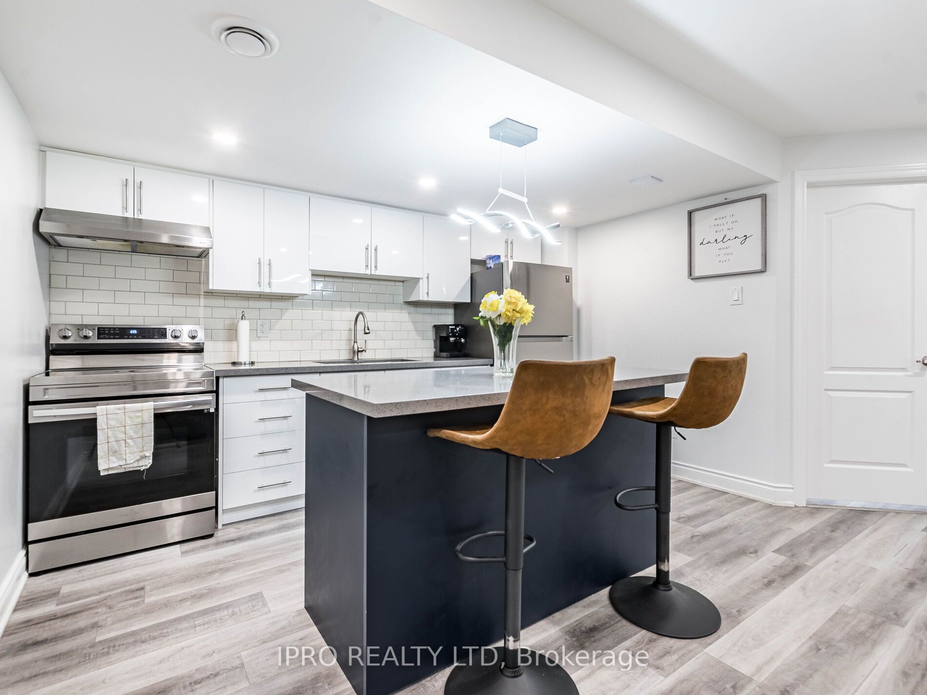 19 Little Britain Cres
