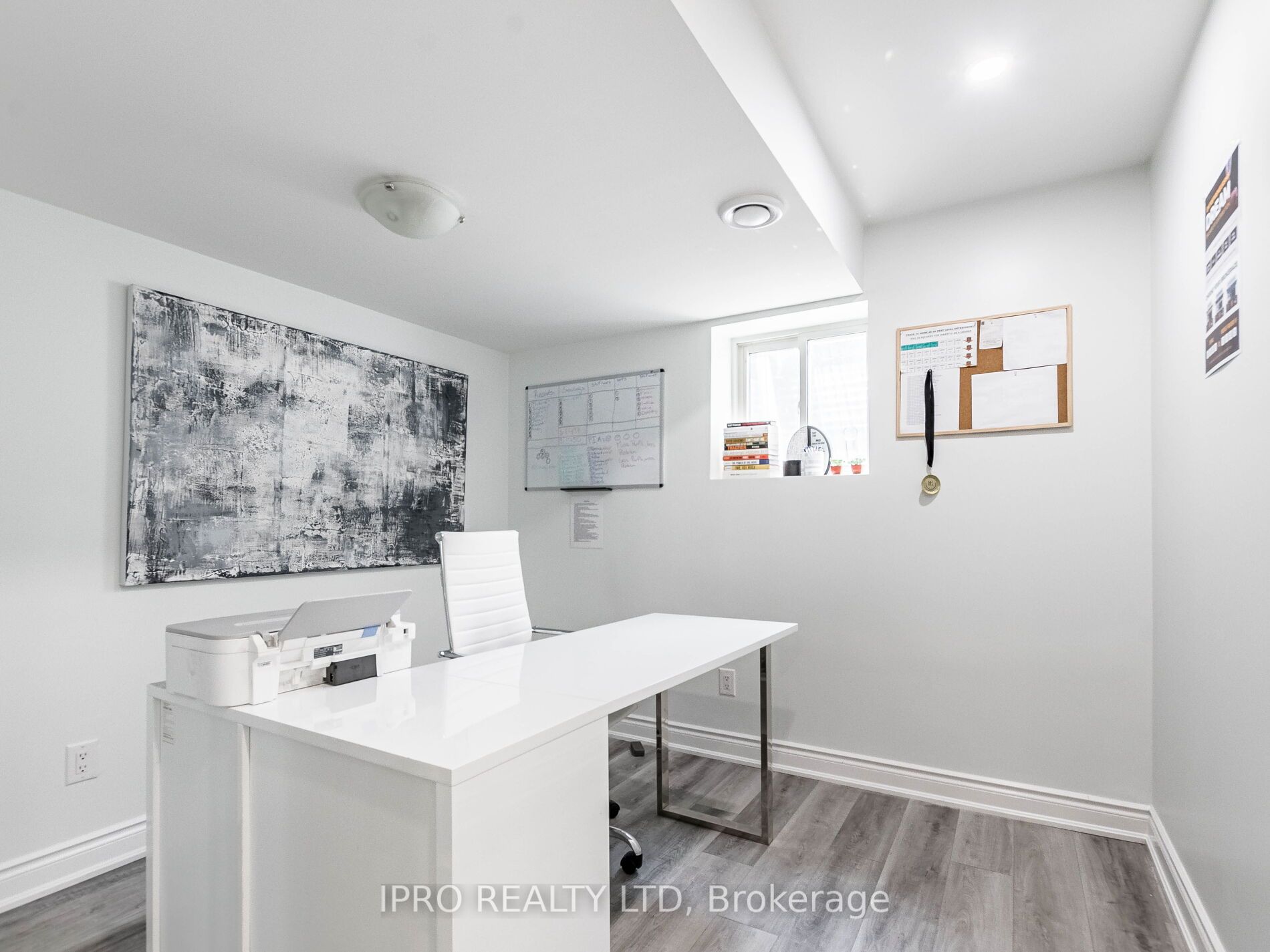 19 Little Britain Cres