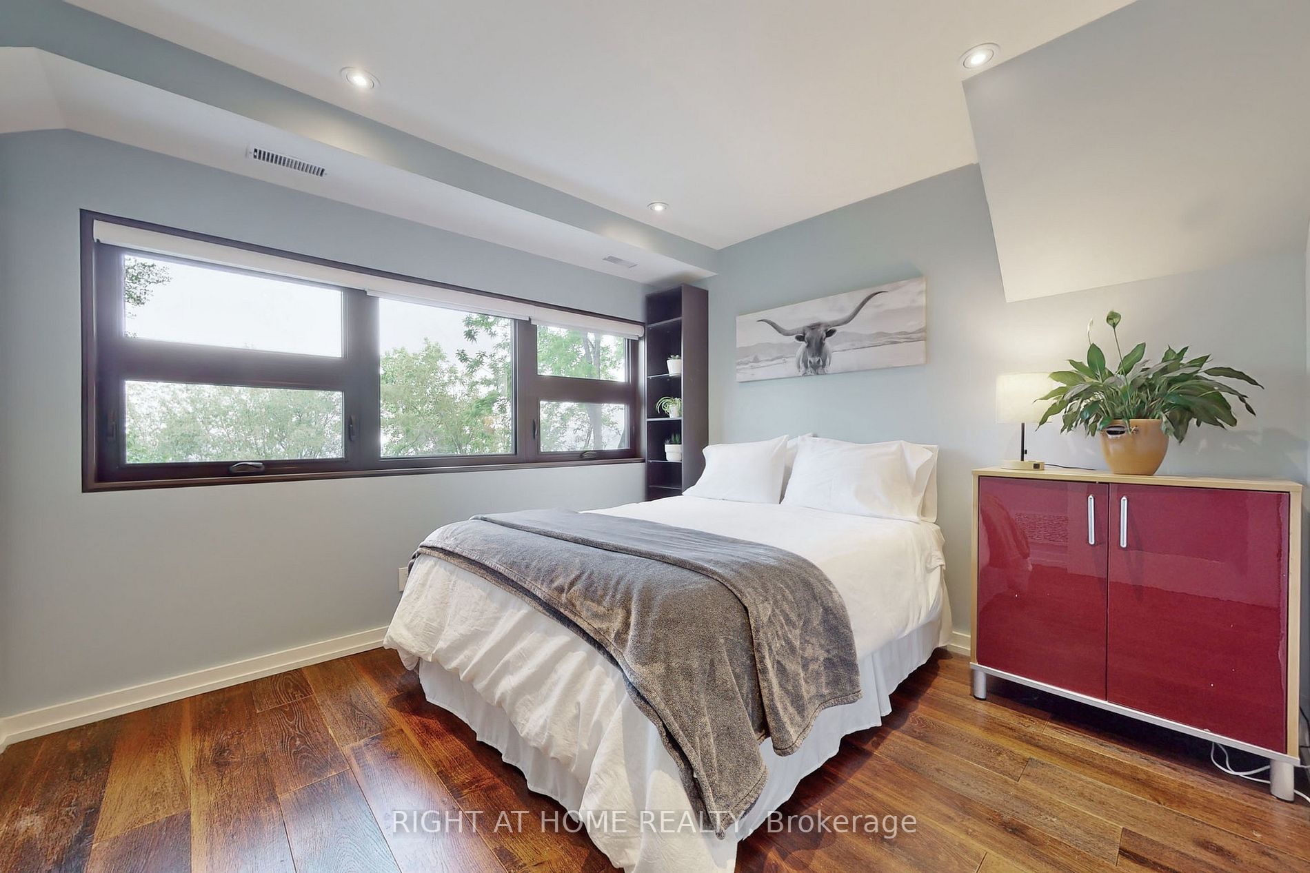 868 Danforth Place
