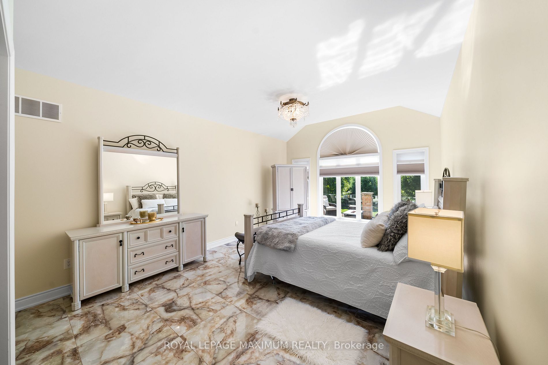 Listing W6696336 - Large Photo # 7