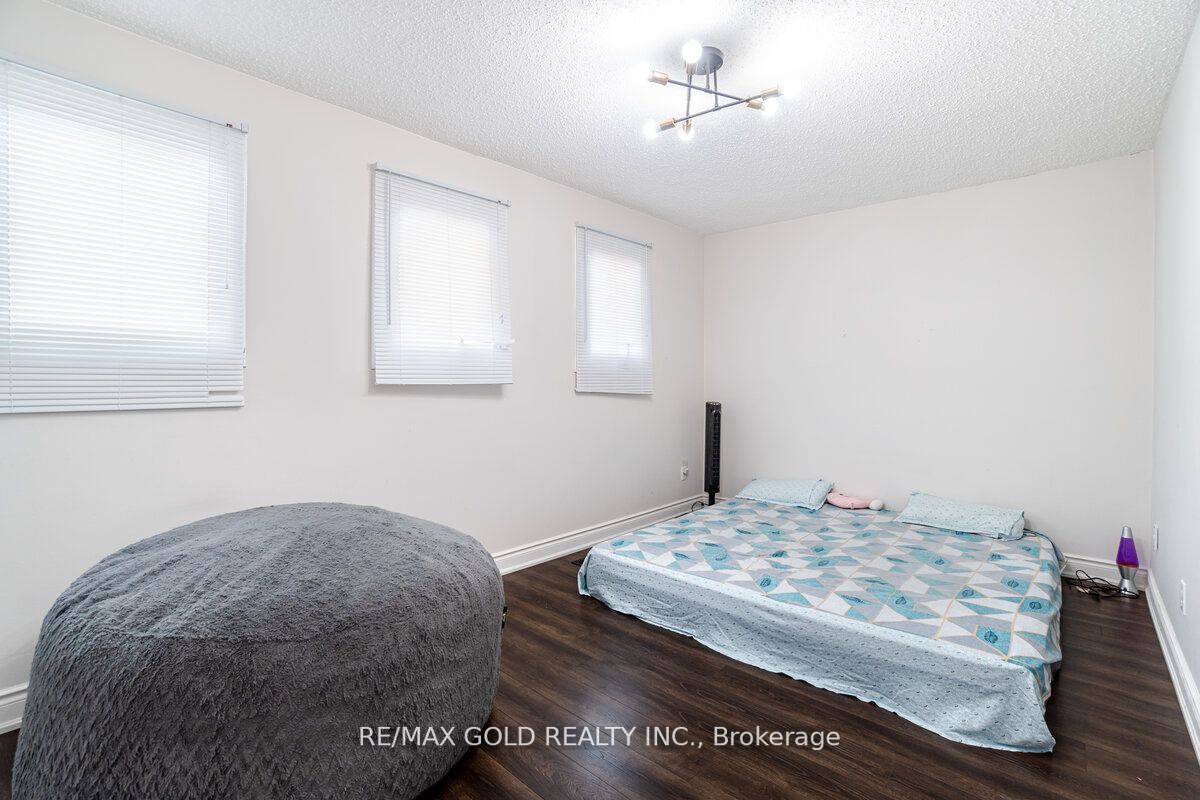 229 Vodden St W
