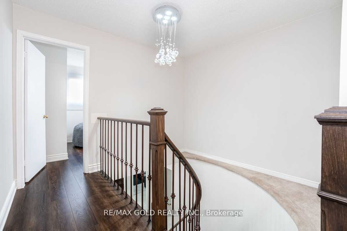 229 Vodden St W
