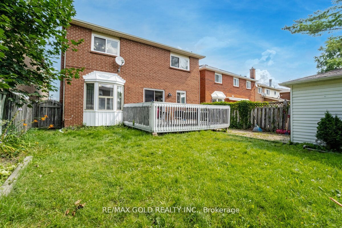 229 Vodden St W