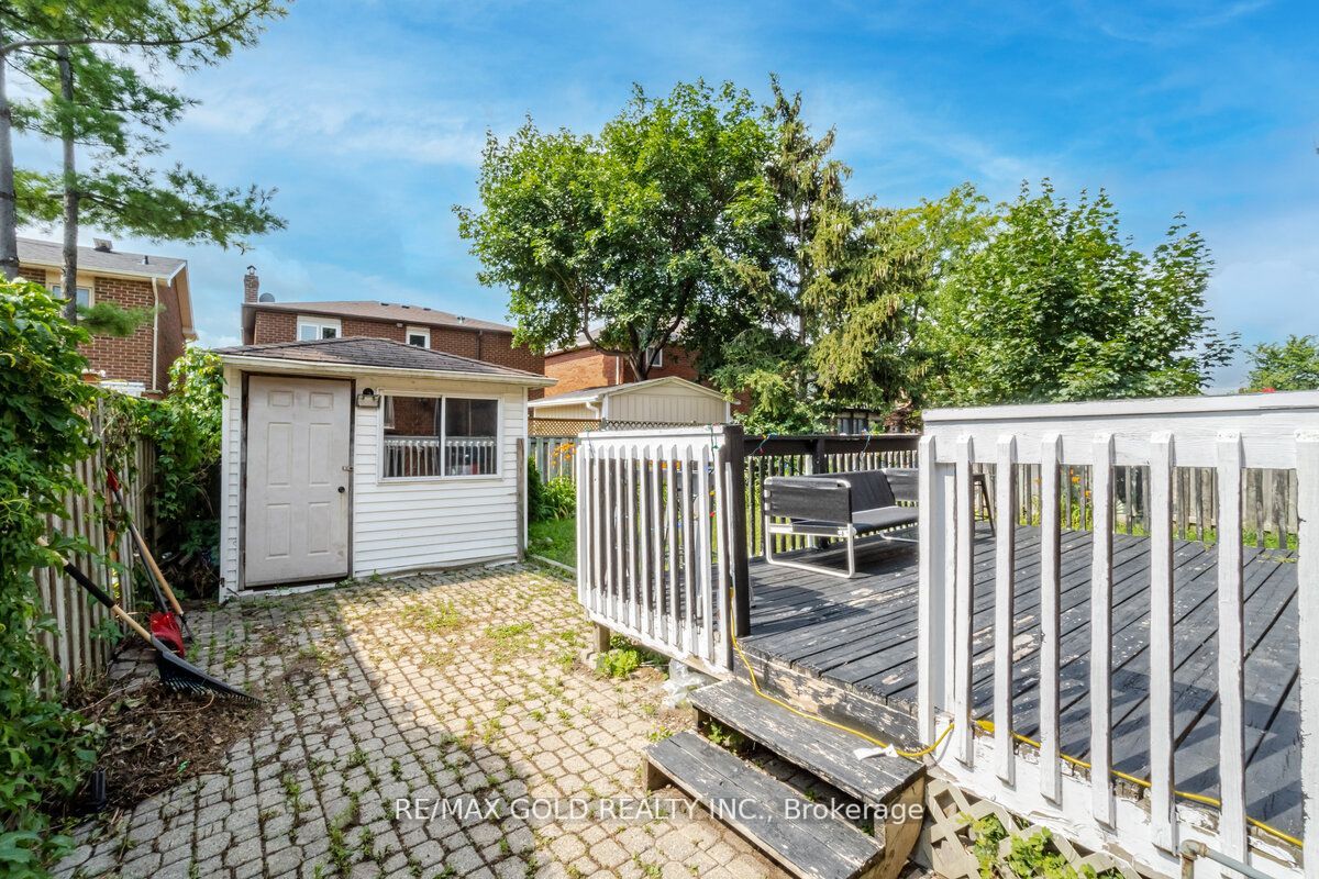 229 Vodden St W