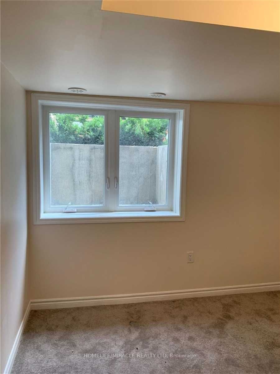 240 Lagerfeld Drive, #7