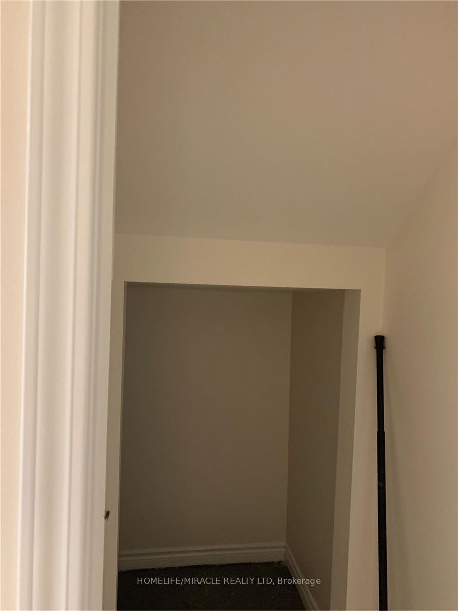 240 Lagerfeld Drive, #7