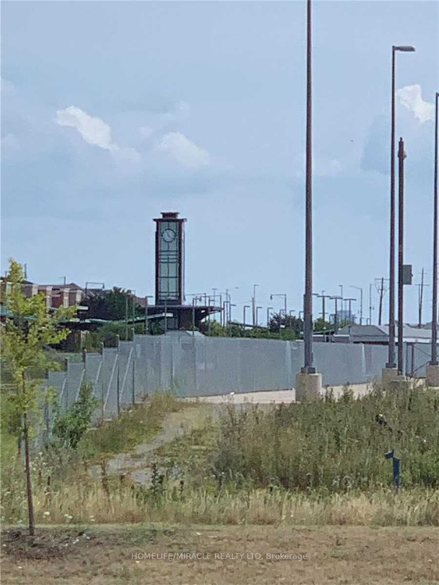 240 Lagerfeld Drive, #7