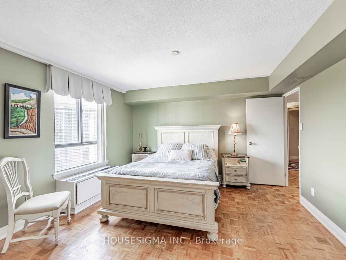 300 Mill Rd, #Ph40