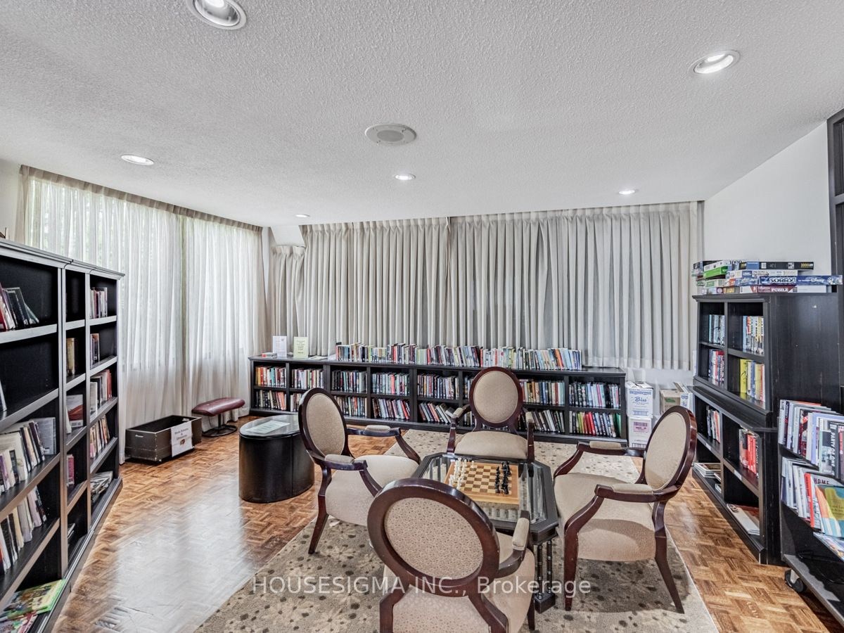 300 Mill Rd, #Ph40