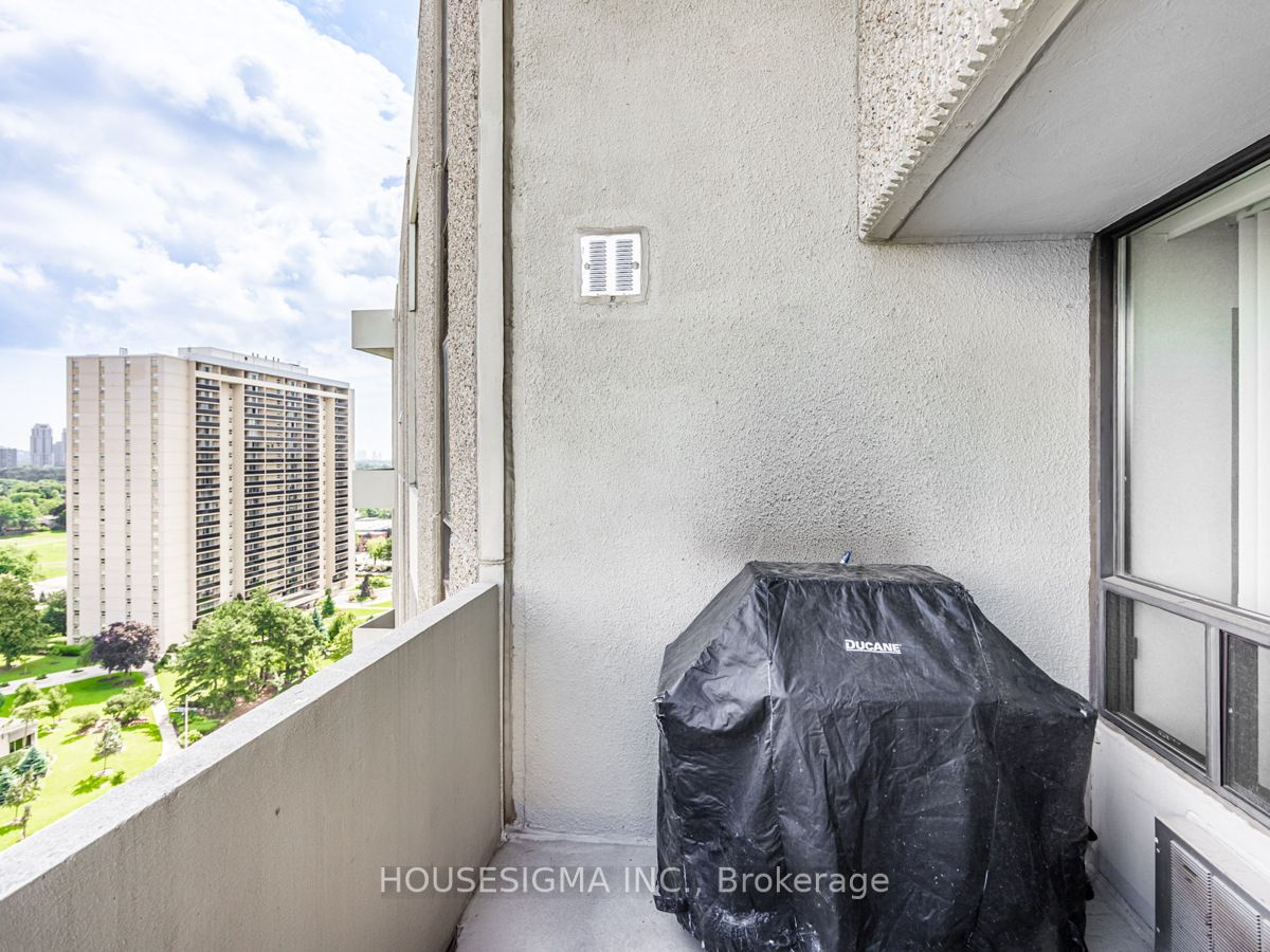 300 Mill Rd, #Ph40