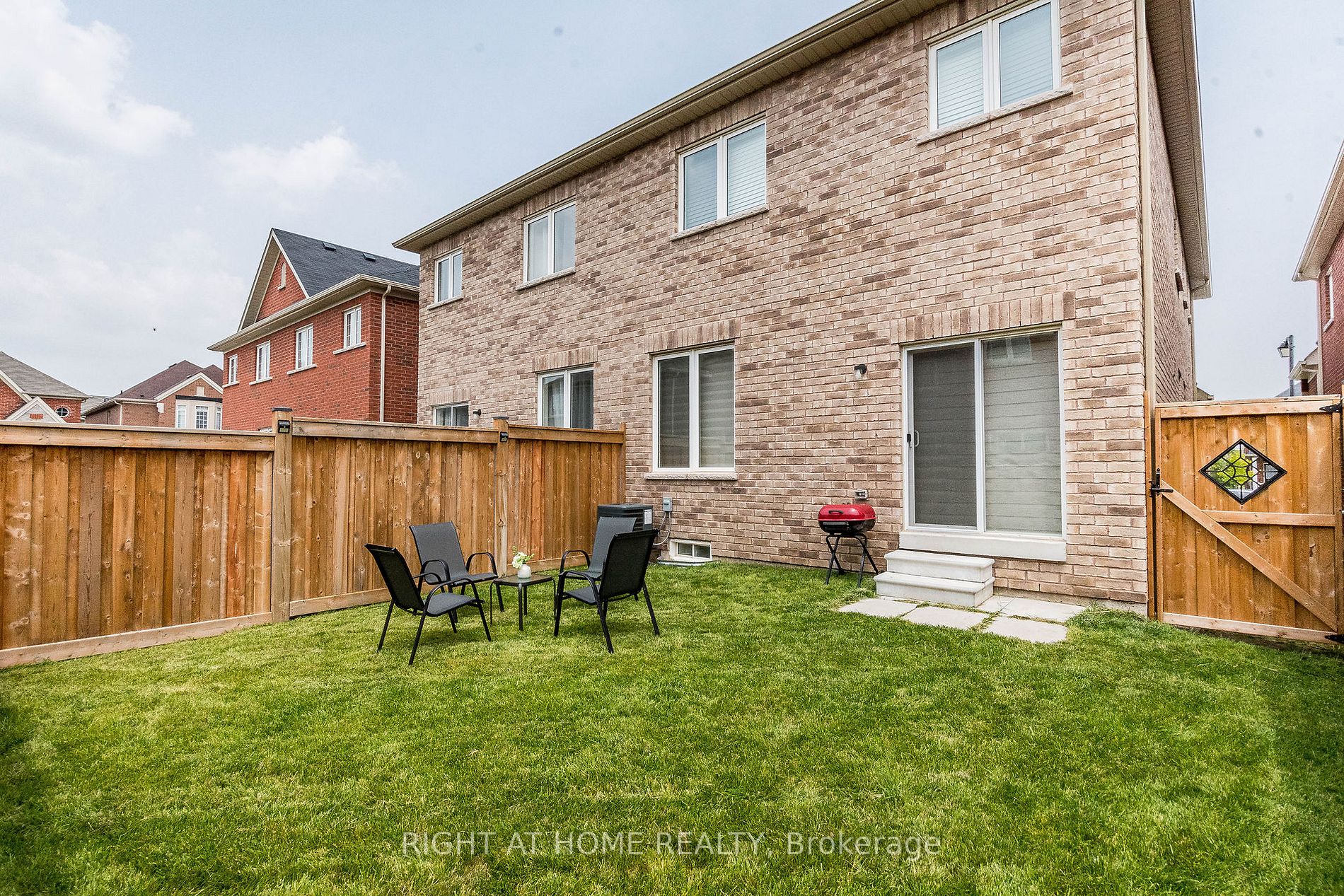 1076 Urell Way