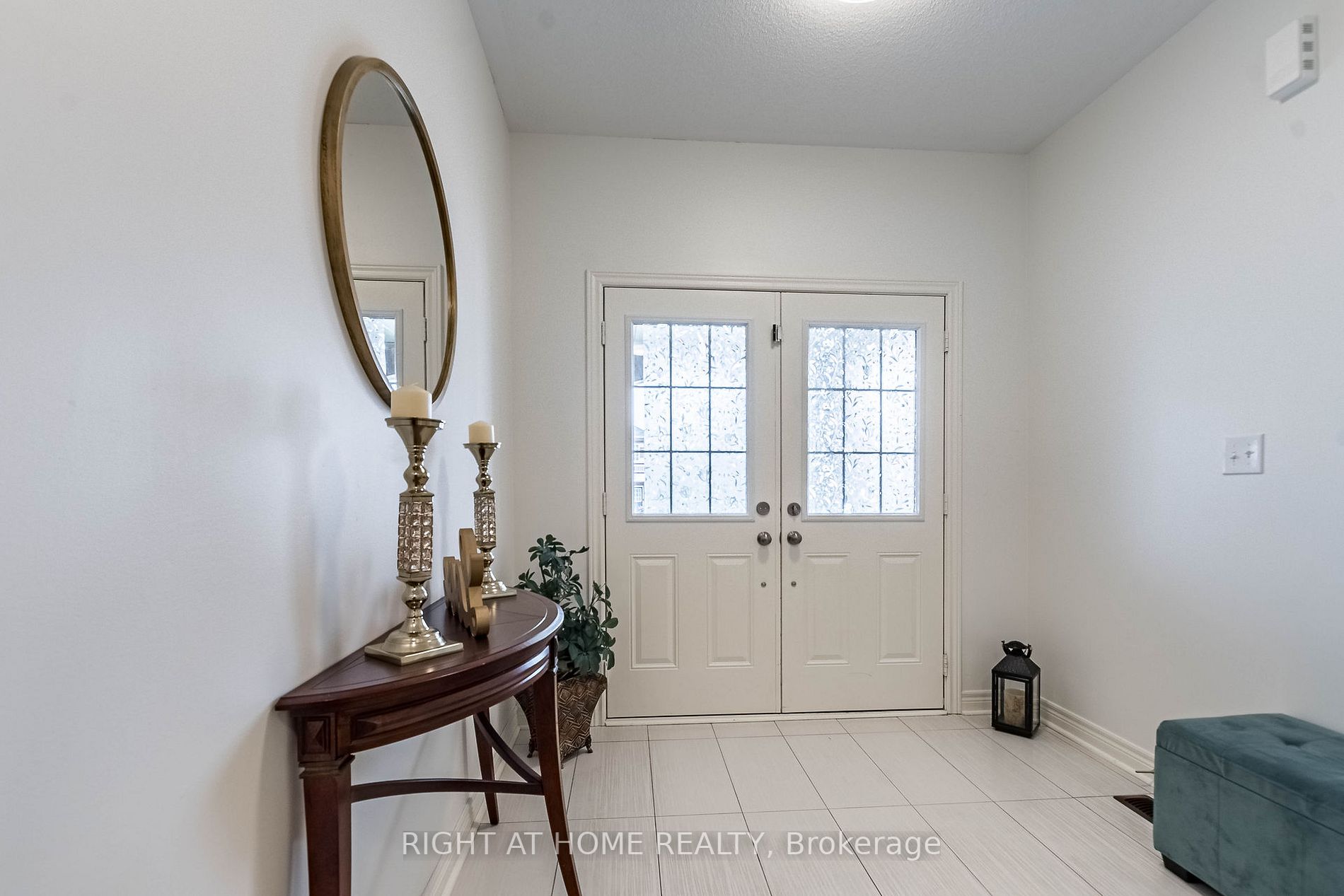 1076 Urell Way