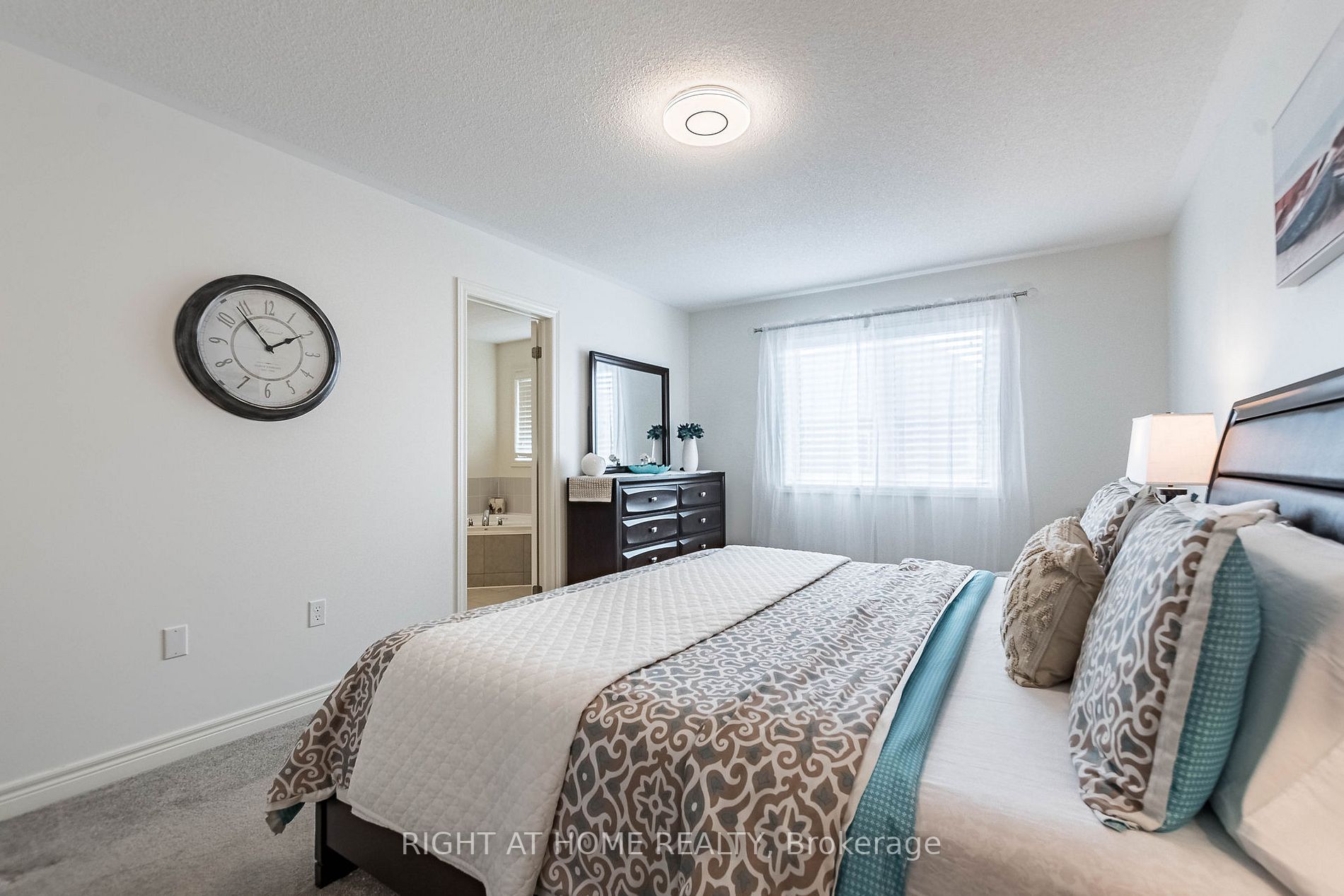 1076 Urell Way