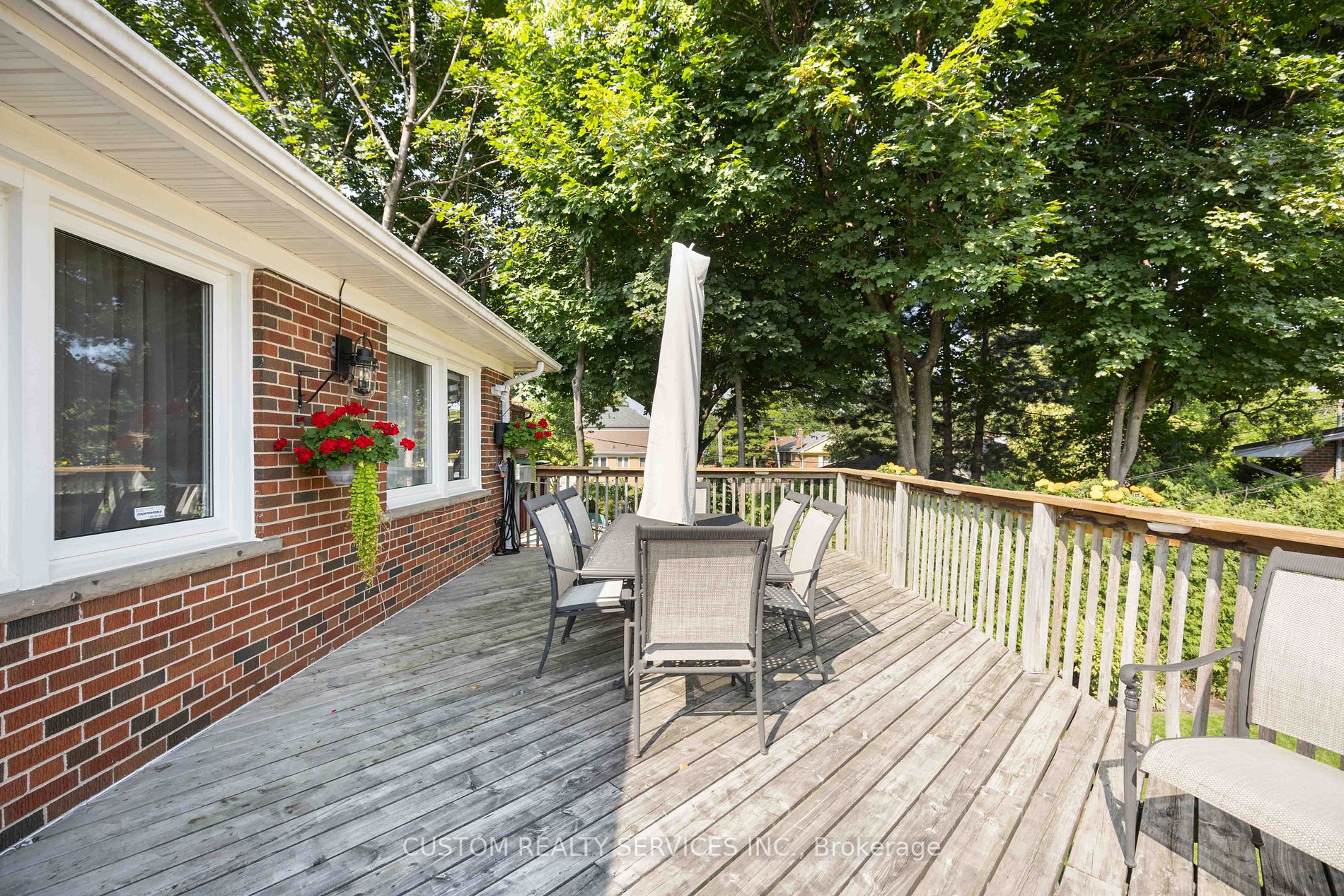 88 Norseman St