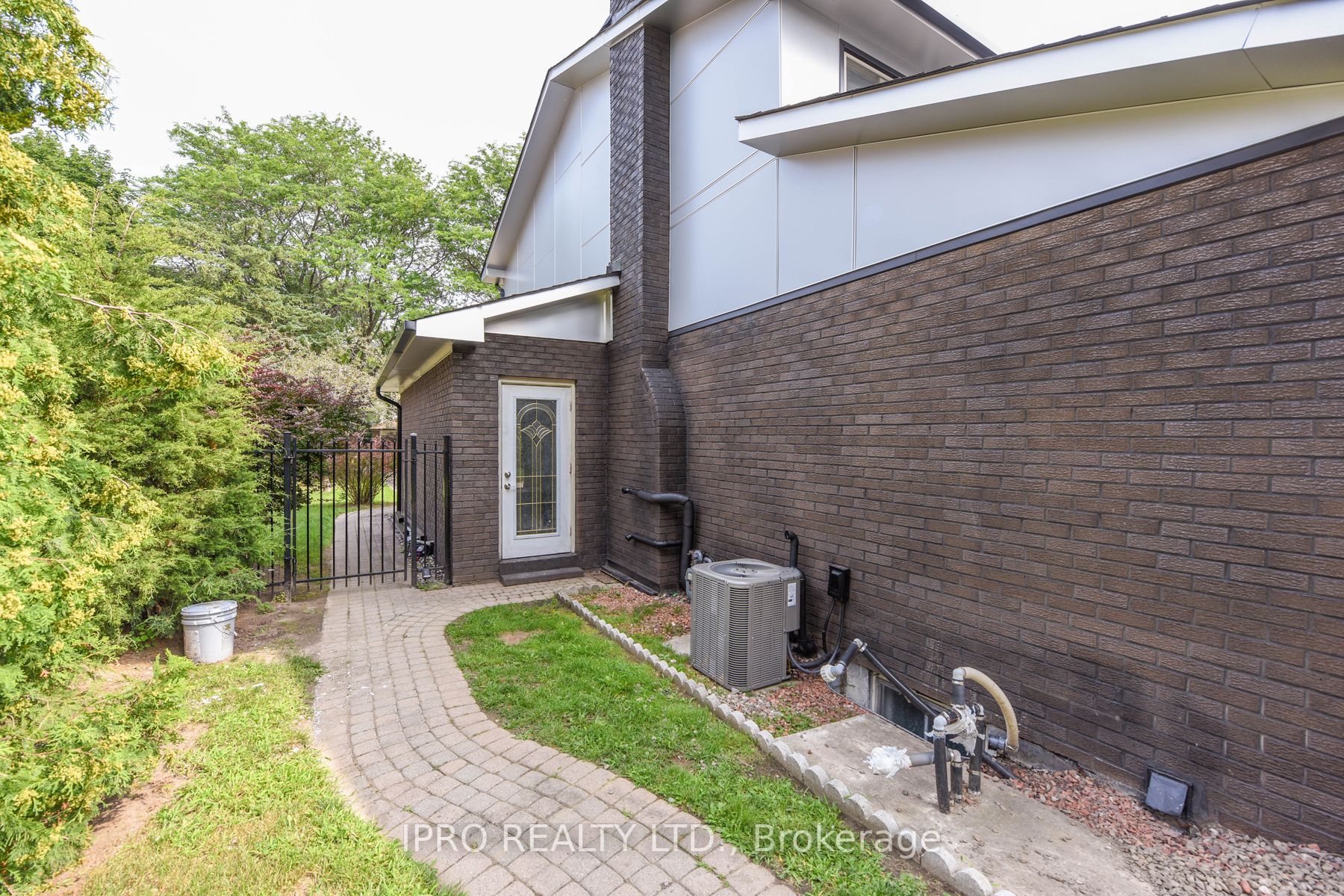 479 Isabella Avenue