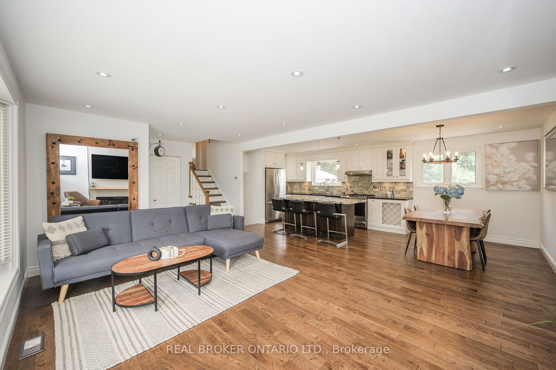 451 Sunset Dr