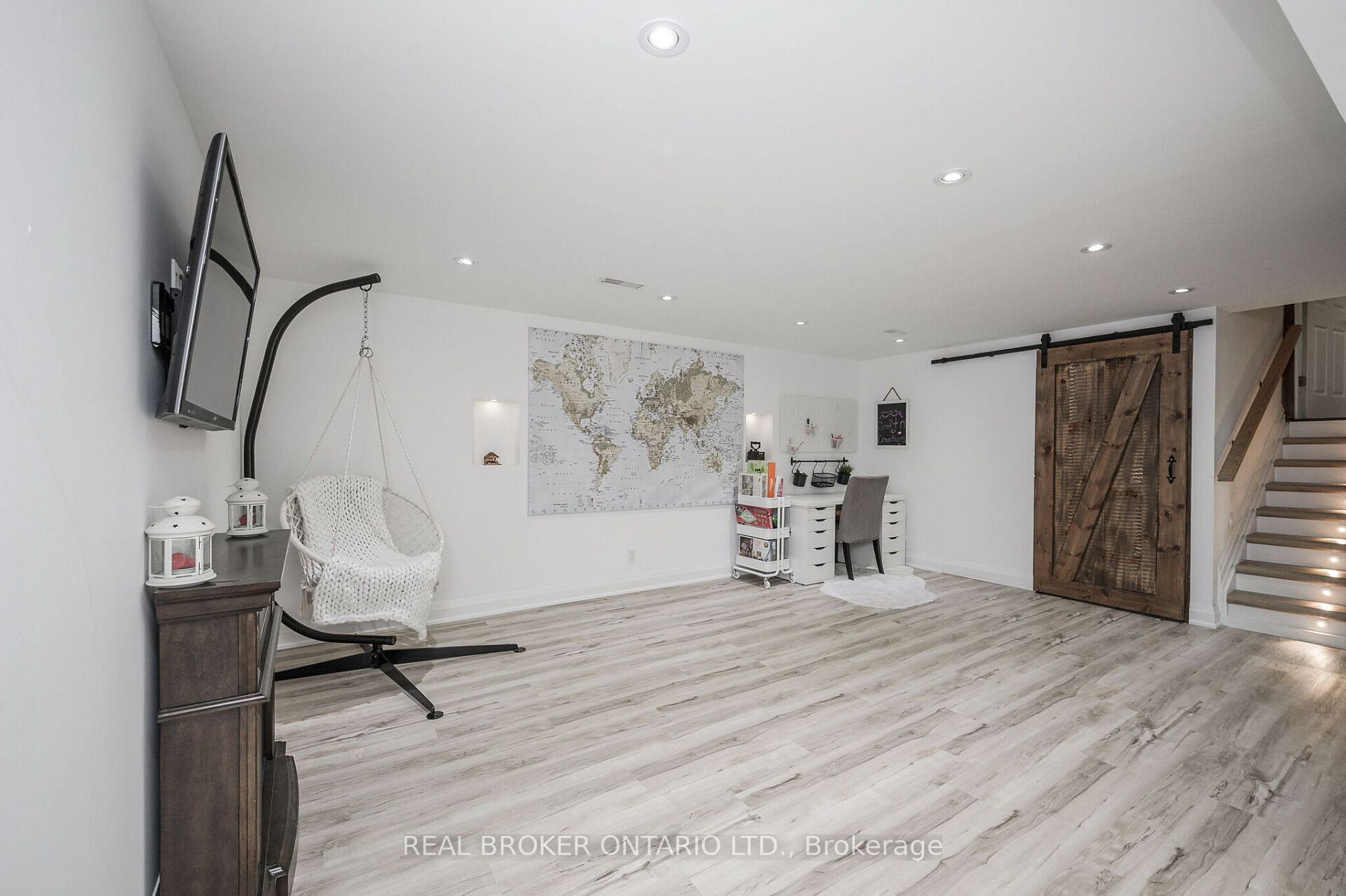 451 Sunset Dr