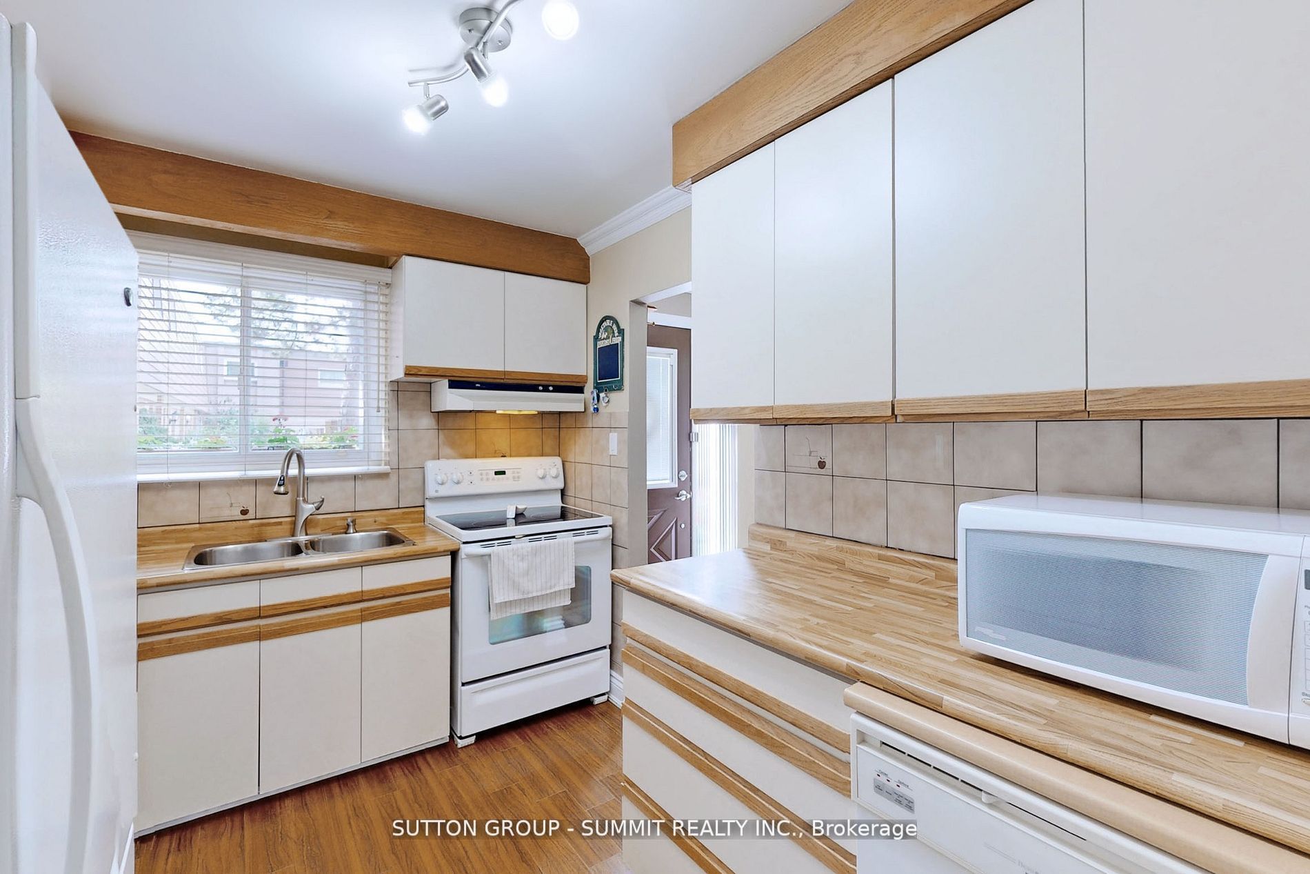 23 Tealham Dr, #28
