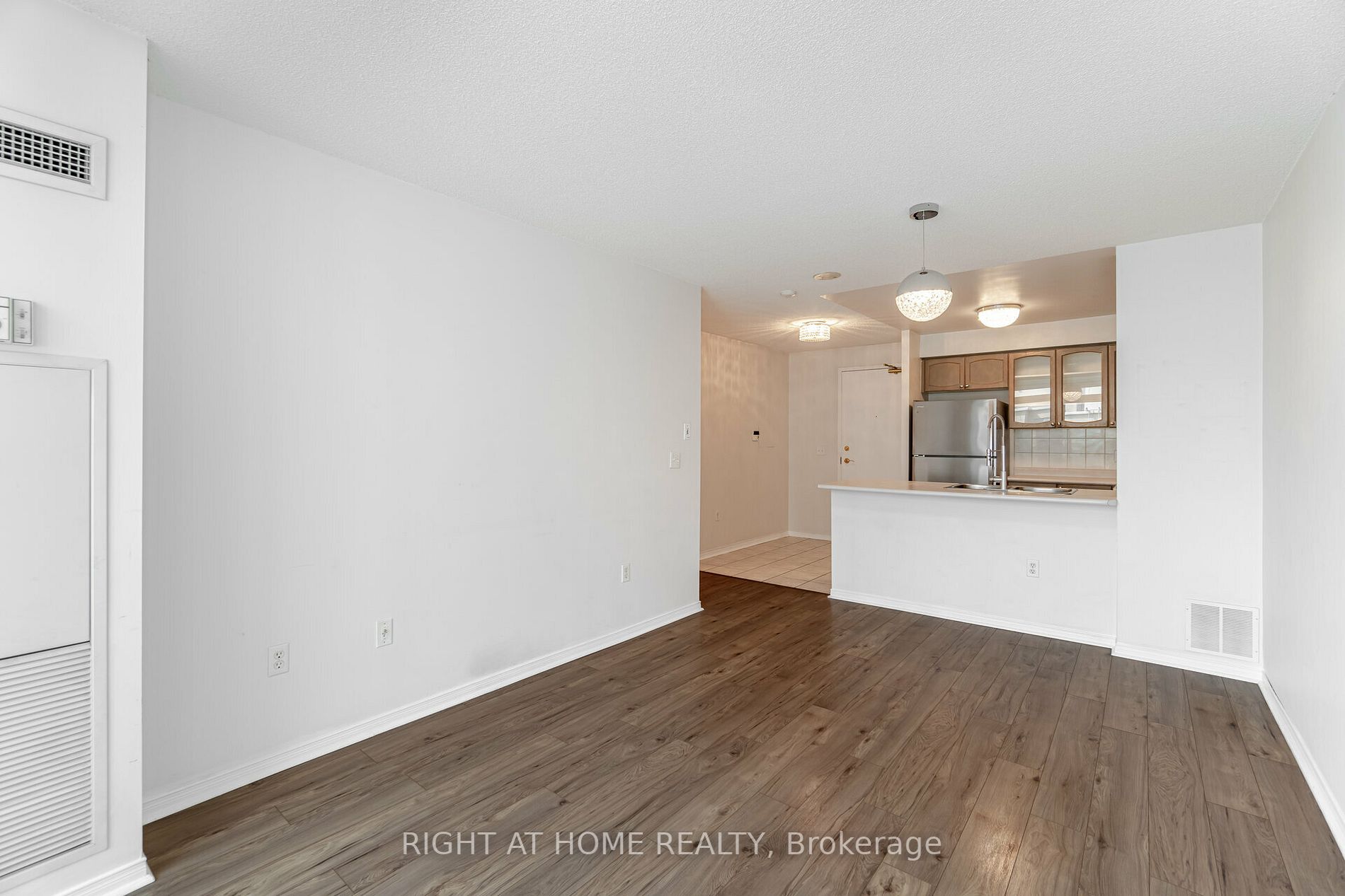 Listing W6697994 - Large Photo # 9