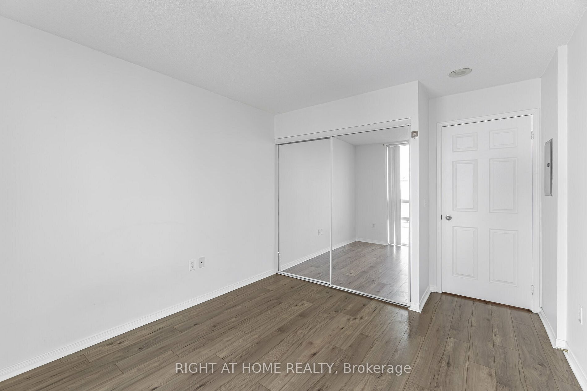 Listing W6697994 - Large Photo # 13