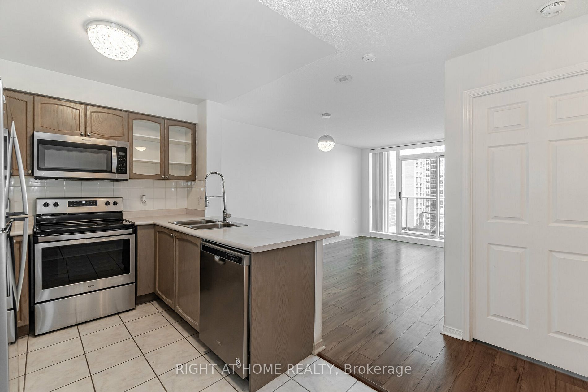 Listing W6697994 - Large Photo # 5