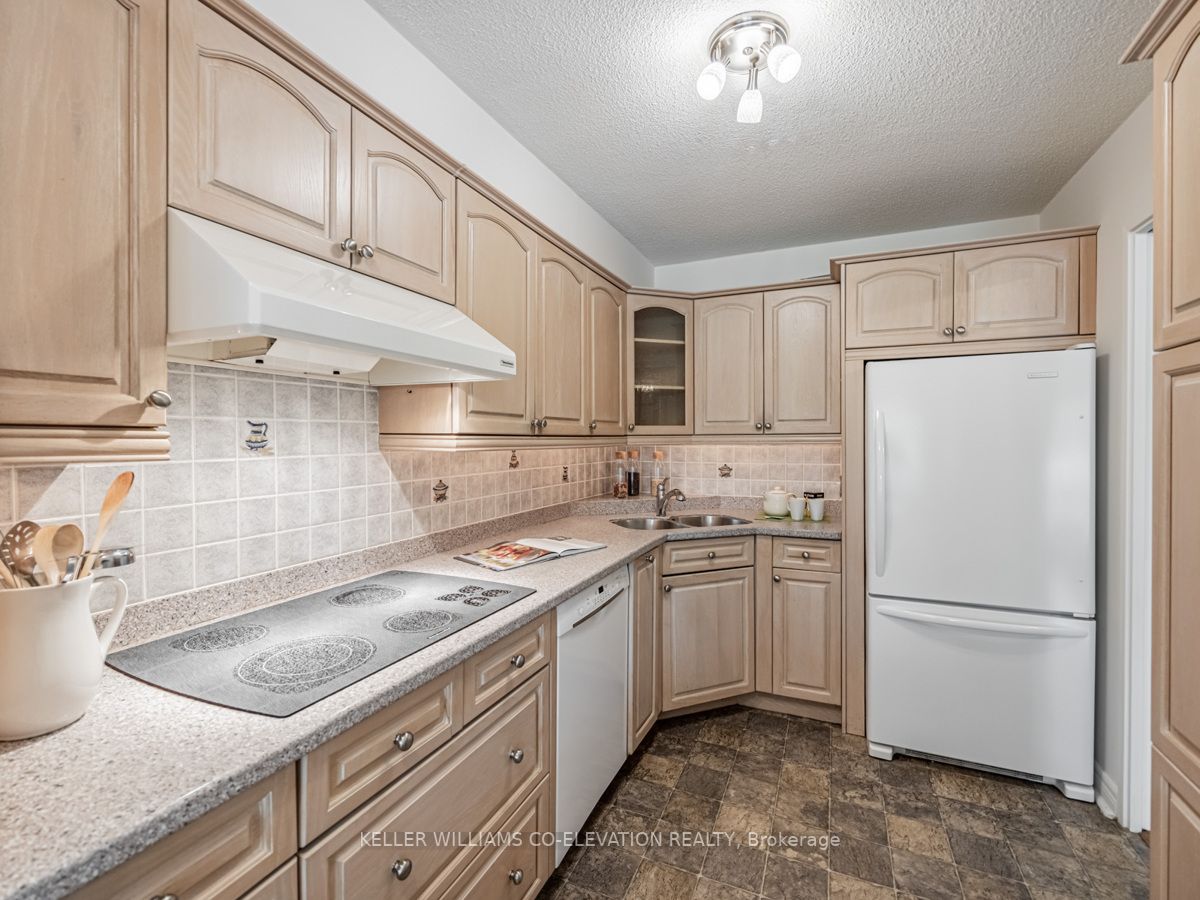 270 Scarlett Rd, #211