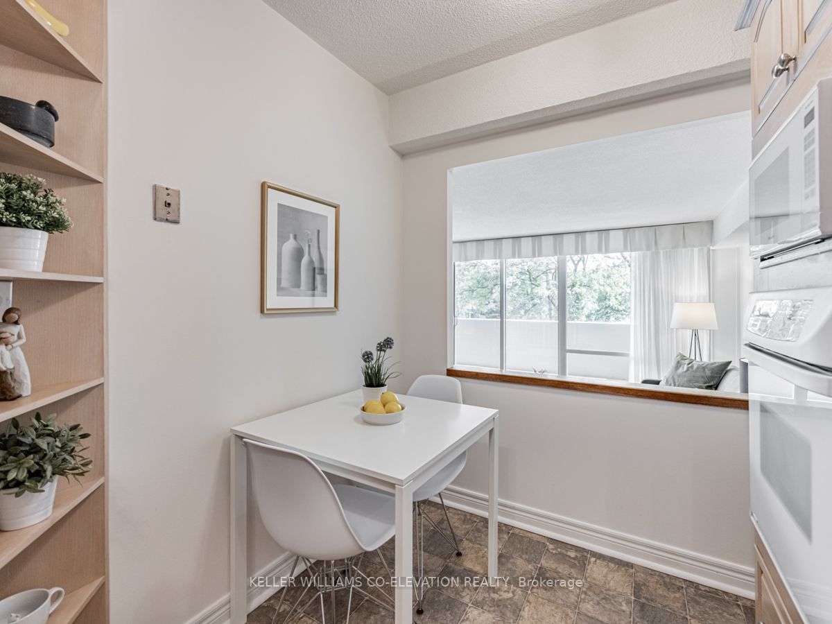 270 Scarlett Rd, #211