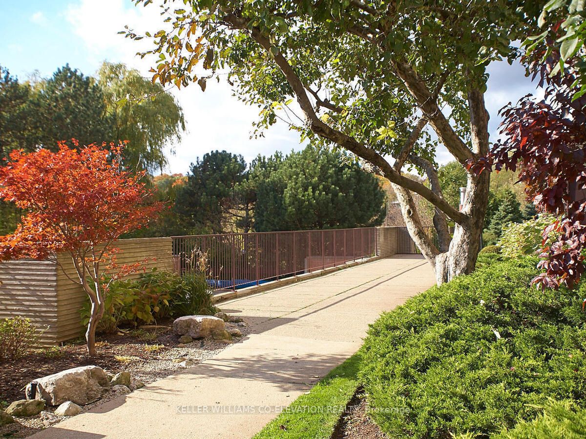 270 Scarlett Rd, #211