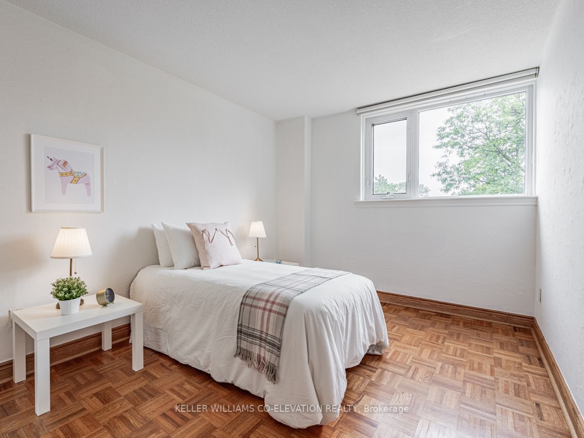 270 Scarlett Rd, #211