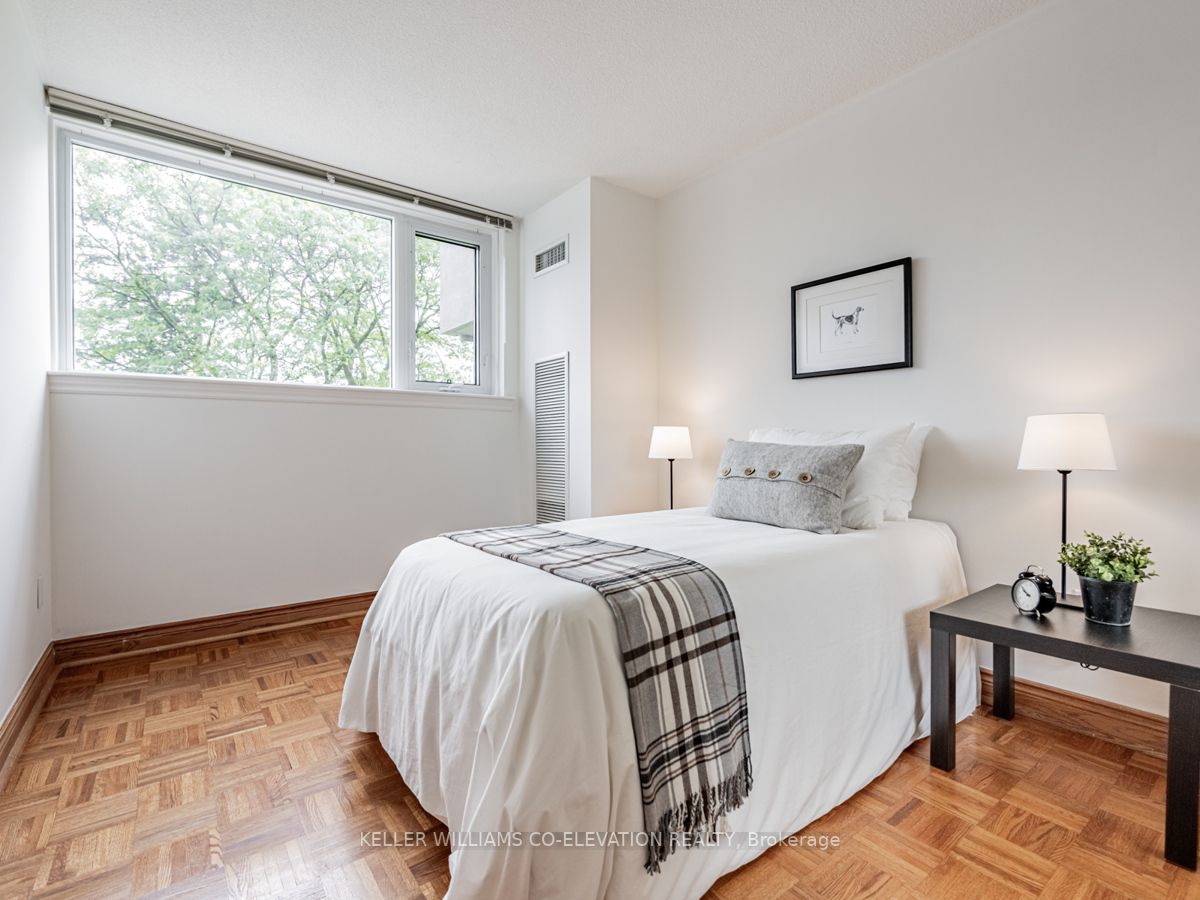 270 Scarlett Rd, #211