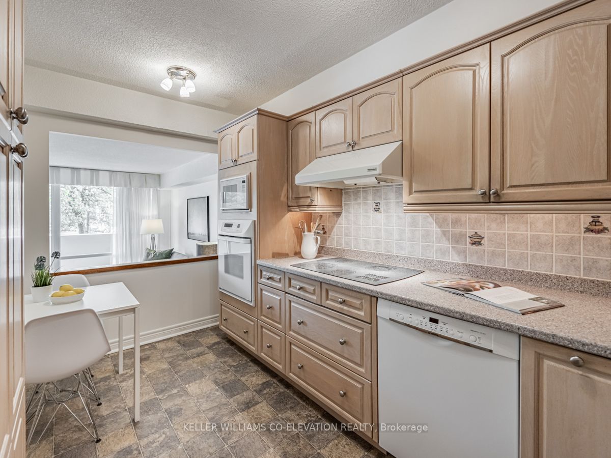 270 Scarlett Rd, #211