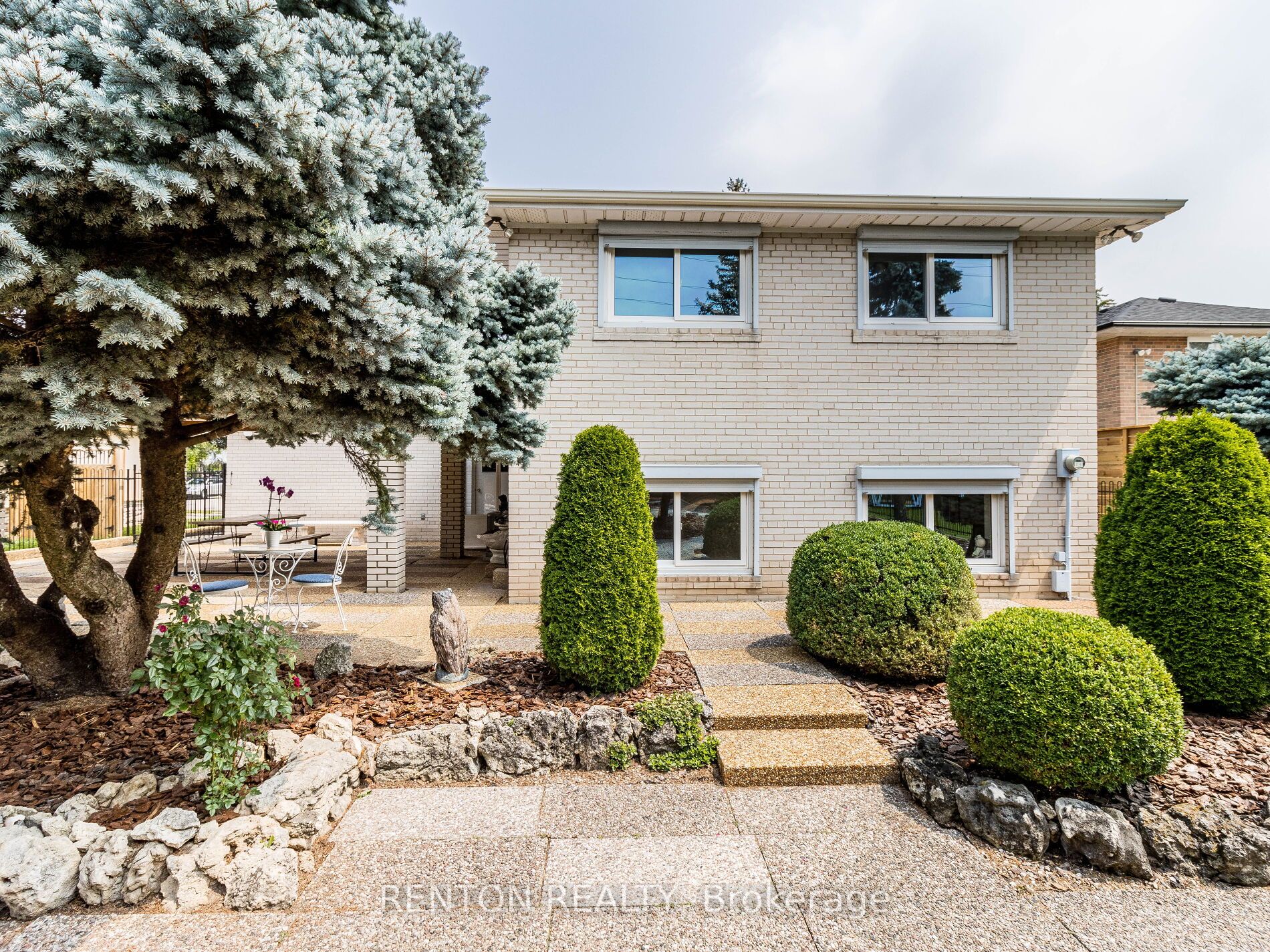 2765 Bushland Crescent