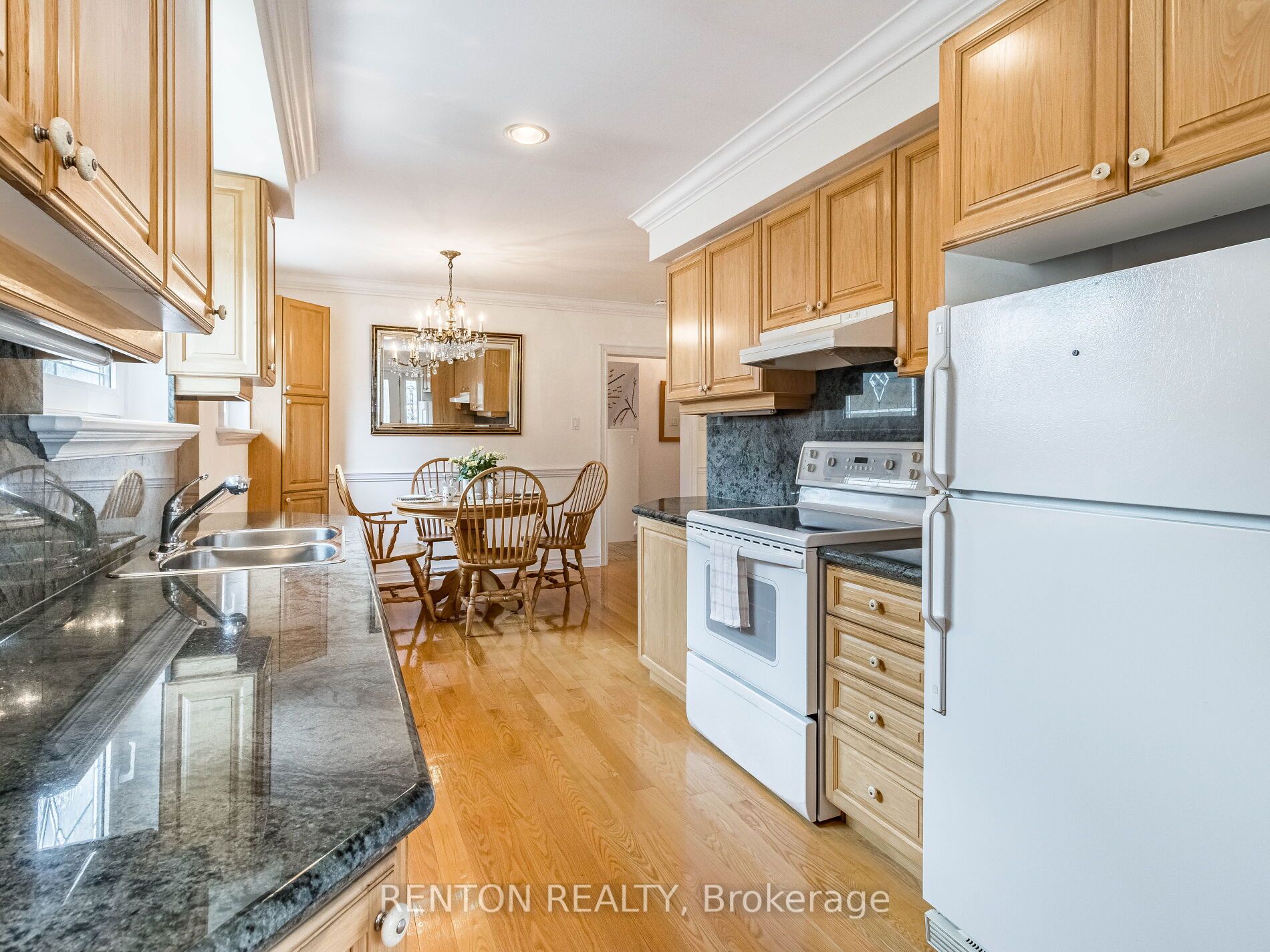 2765 Bushland Crescent