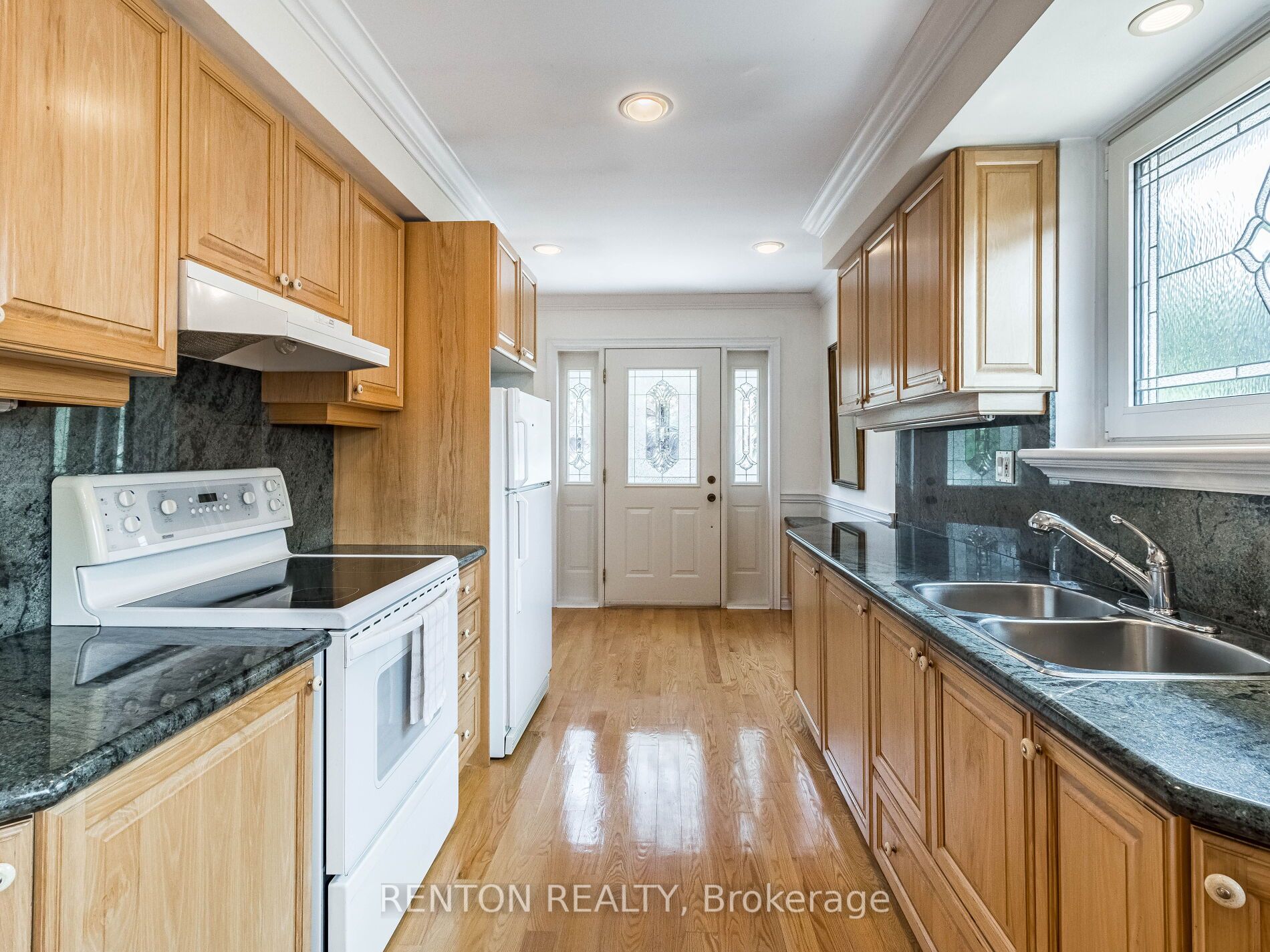 2765 Bushland Crescent