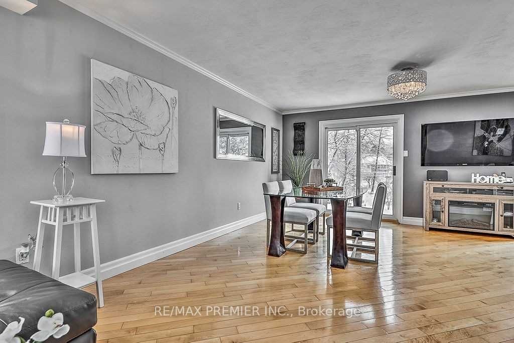 5 Pioneer Dr