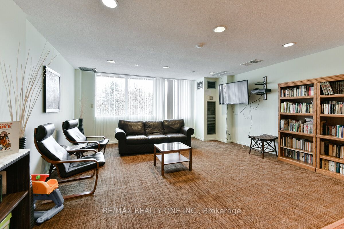 145 Hillcrest Ave, #1902