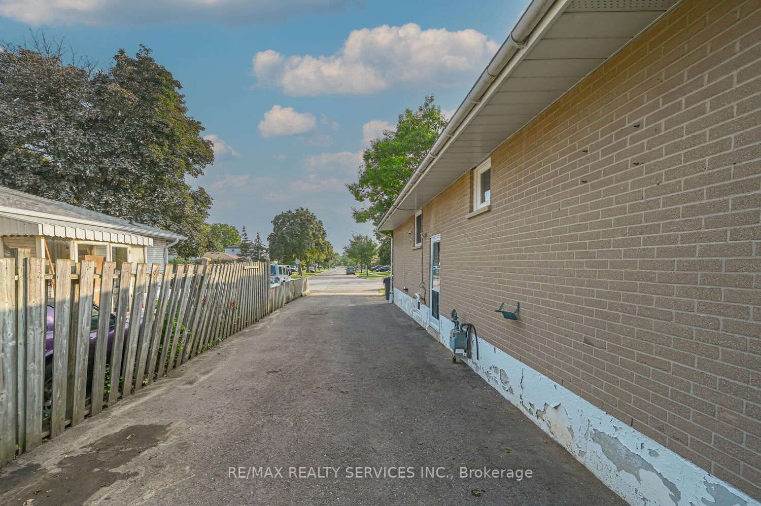 110 Rutherford Rd N