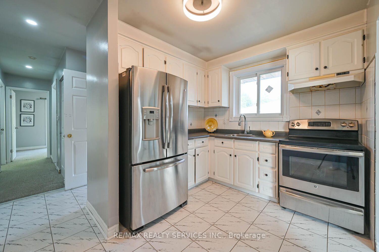 110 Rutherford Rd N