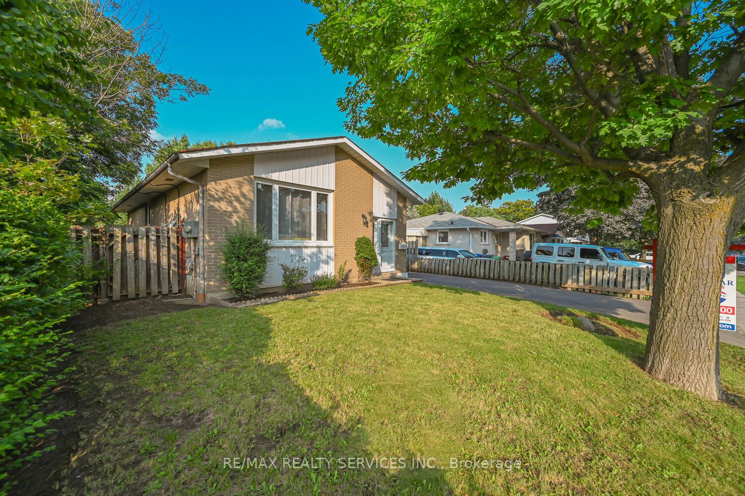 110 Rutherford Rd N