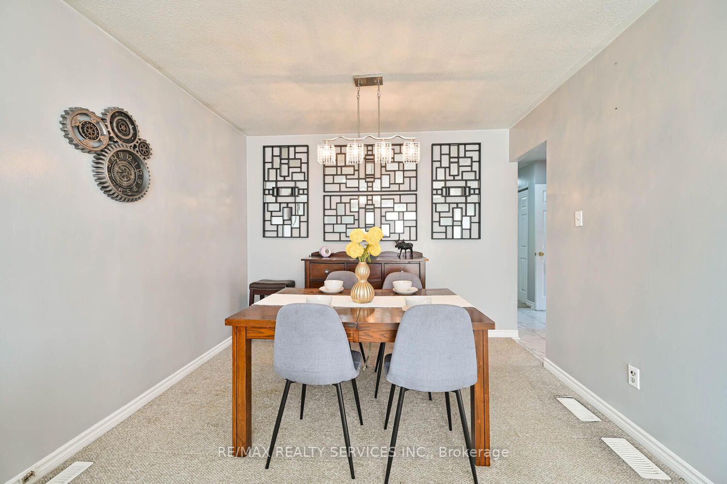 110 Rutherford Rd N