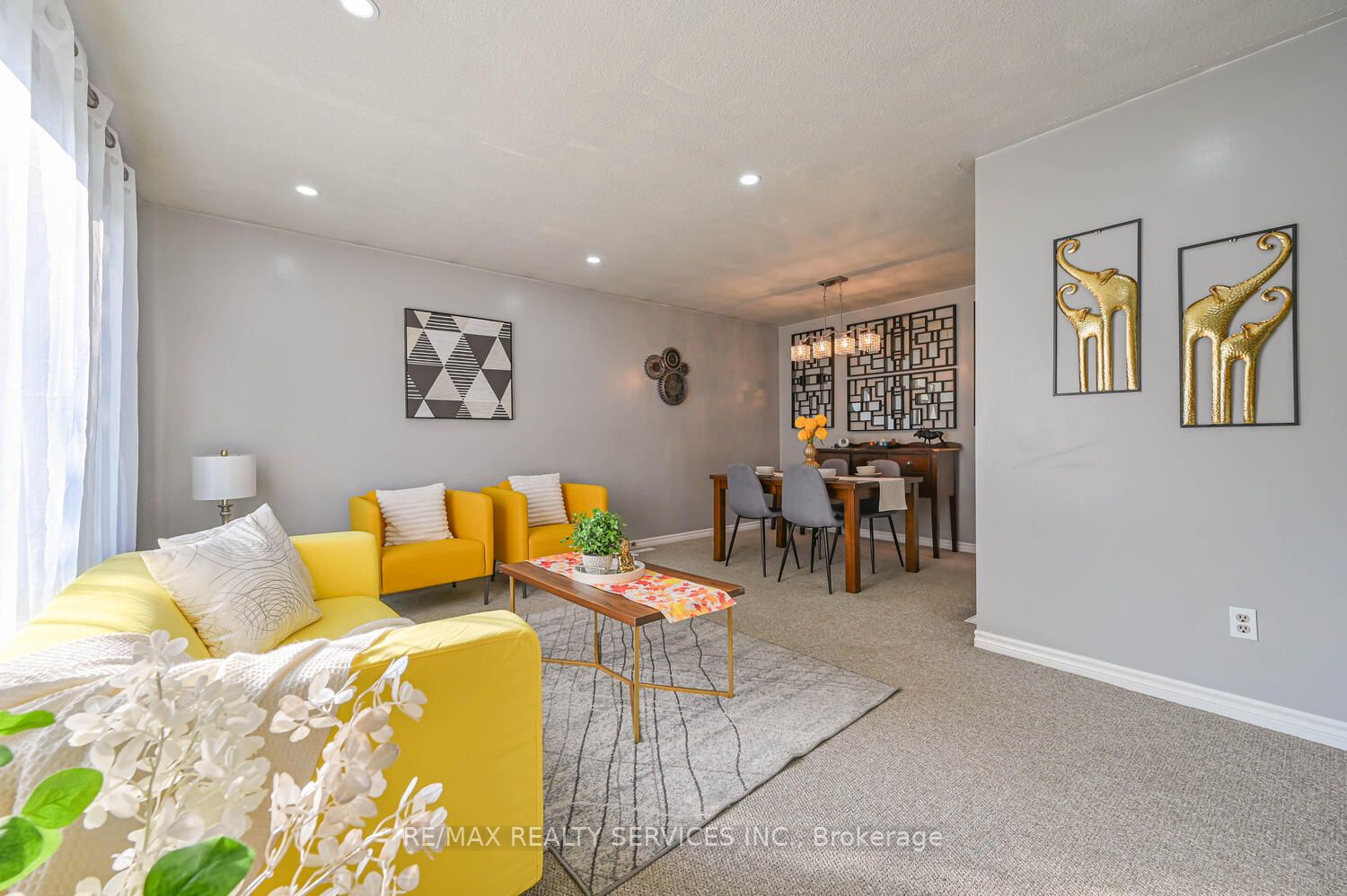 110 Rutherford Rd N