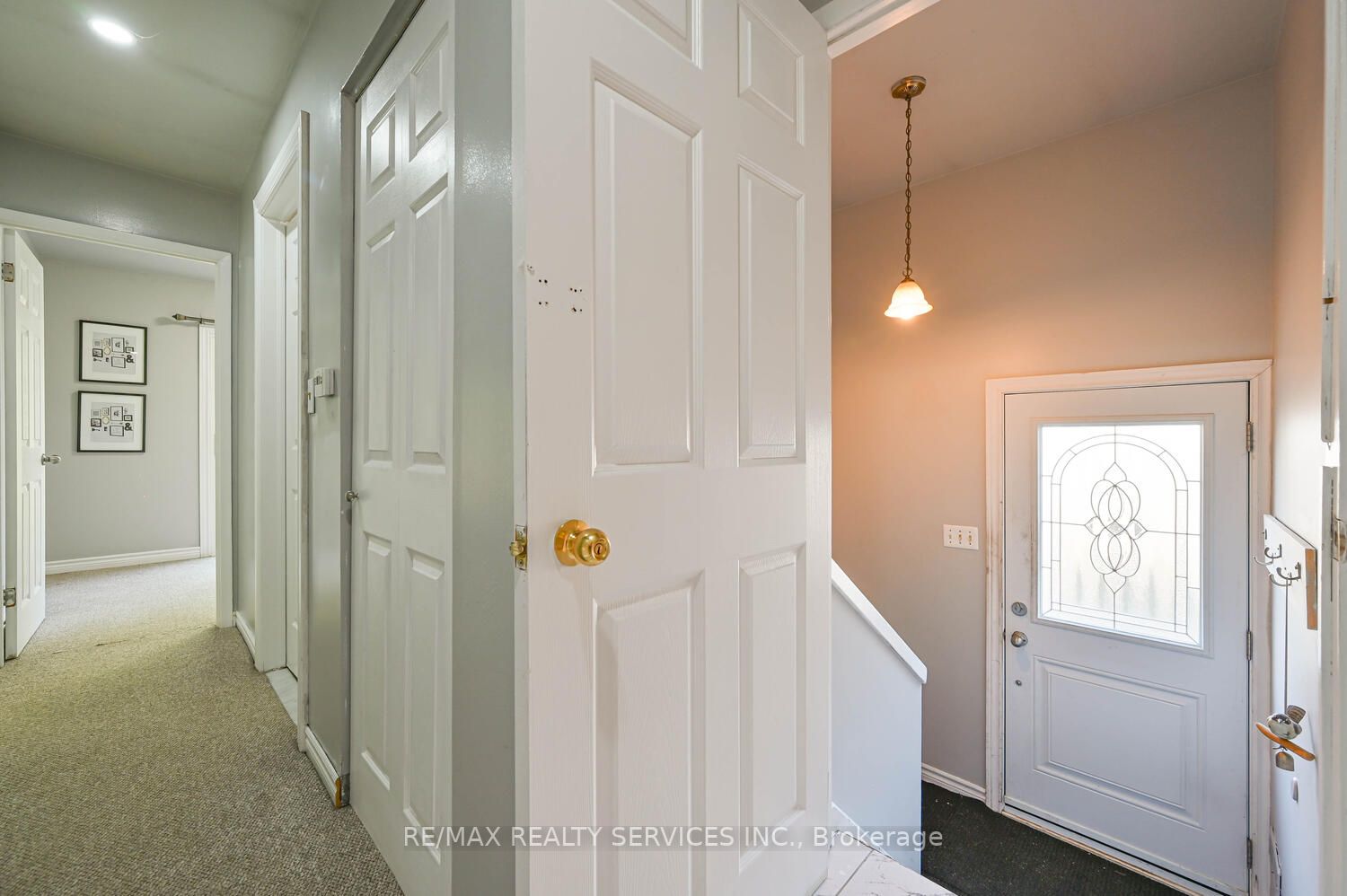 110 Rutherford Rd N