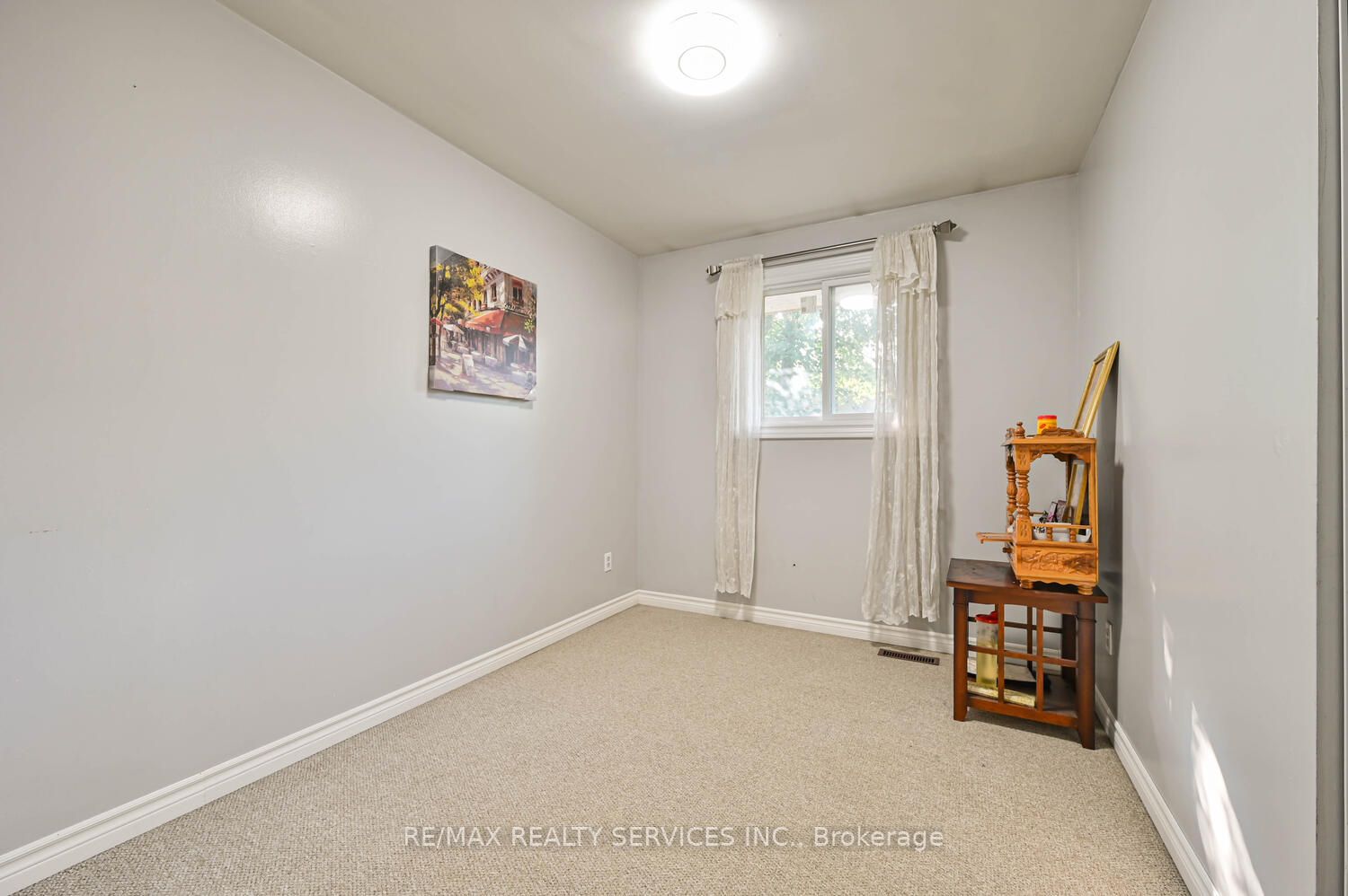 110 Rutherford Rd N