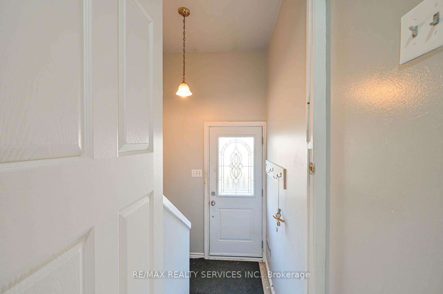 110 Rutherford Rd N